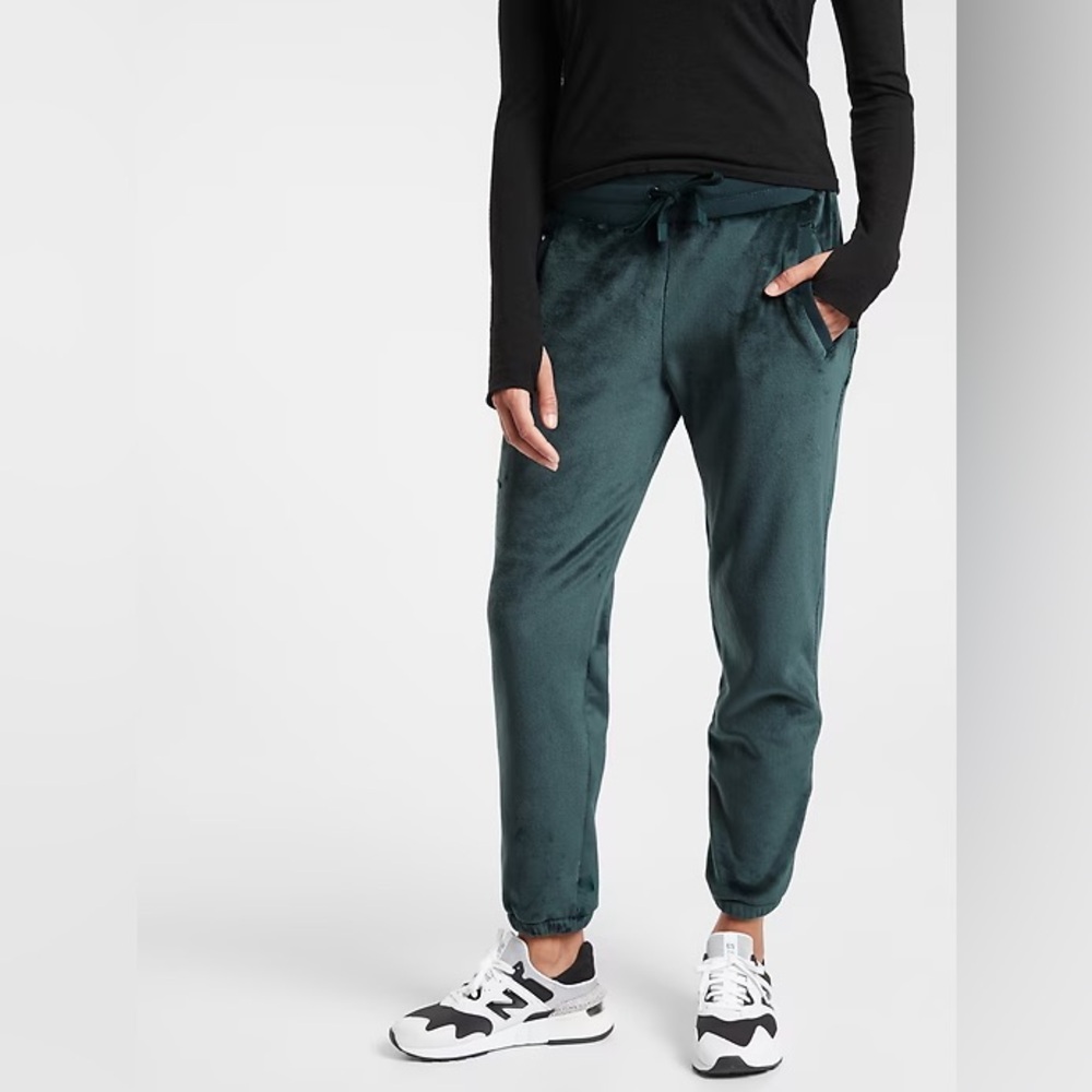 Athleta Cozy Karma Recover Jogger in BlackEmerald Green Size Extra‎ Small